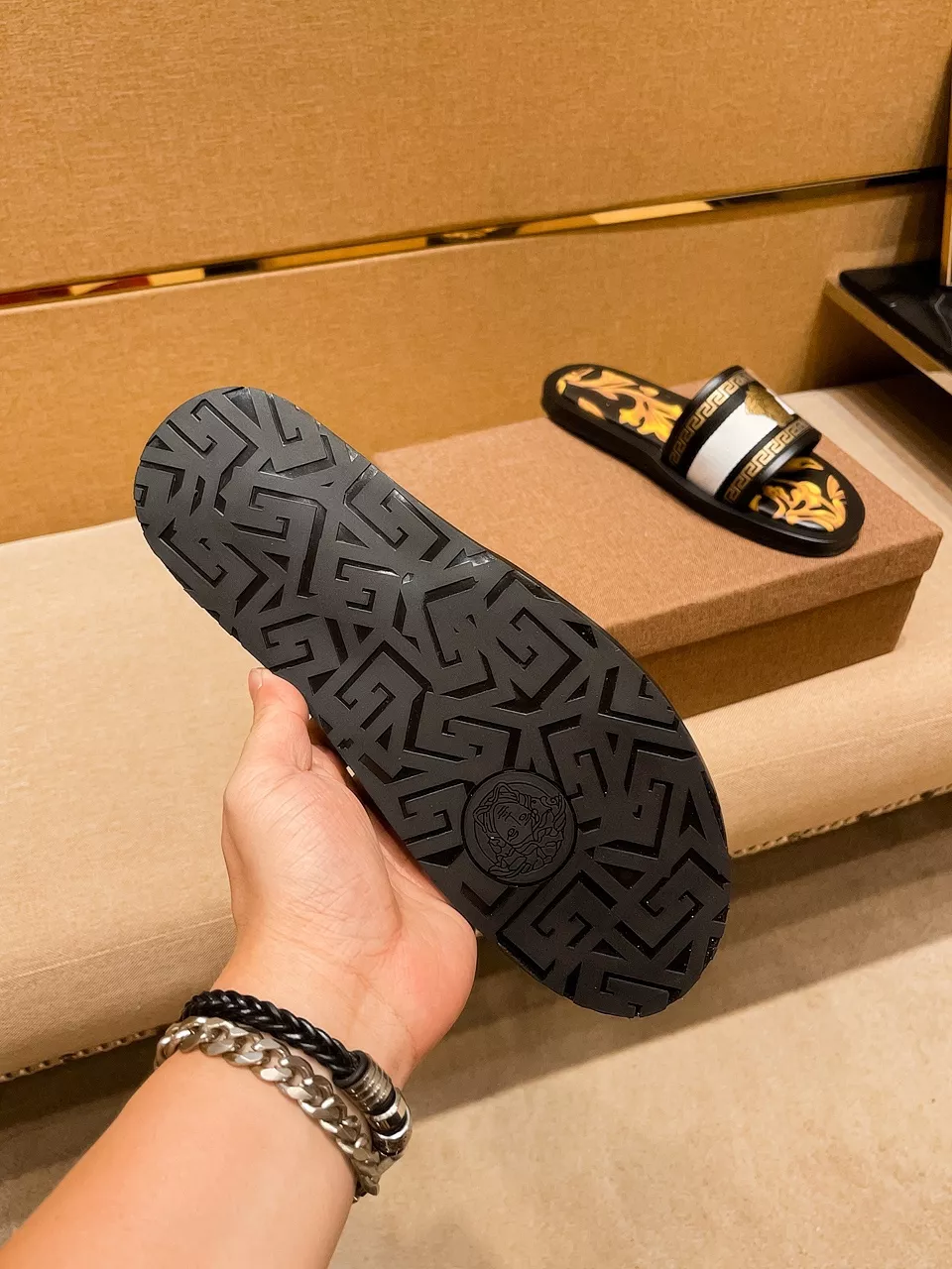 Versace Slippers For Men Trendsetting 6950