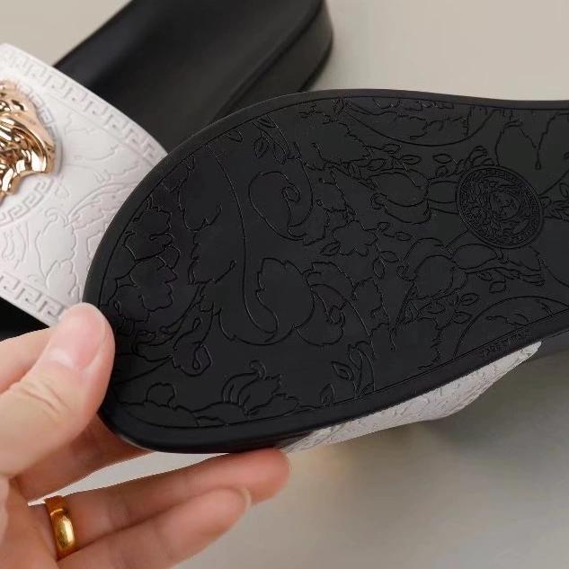 Versace Slippers For Men Versatile 7629