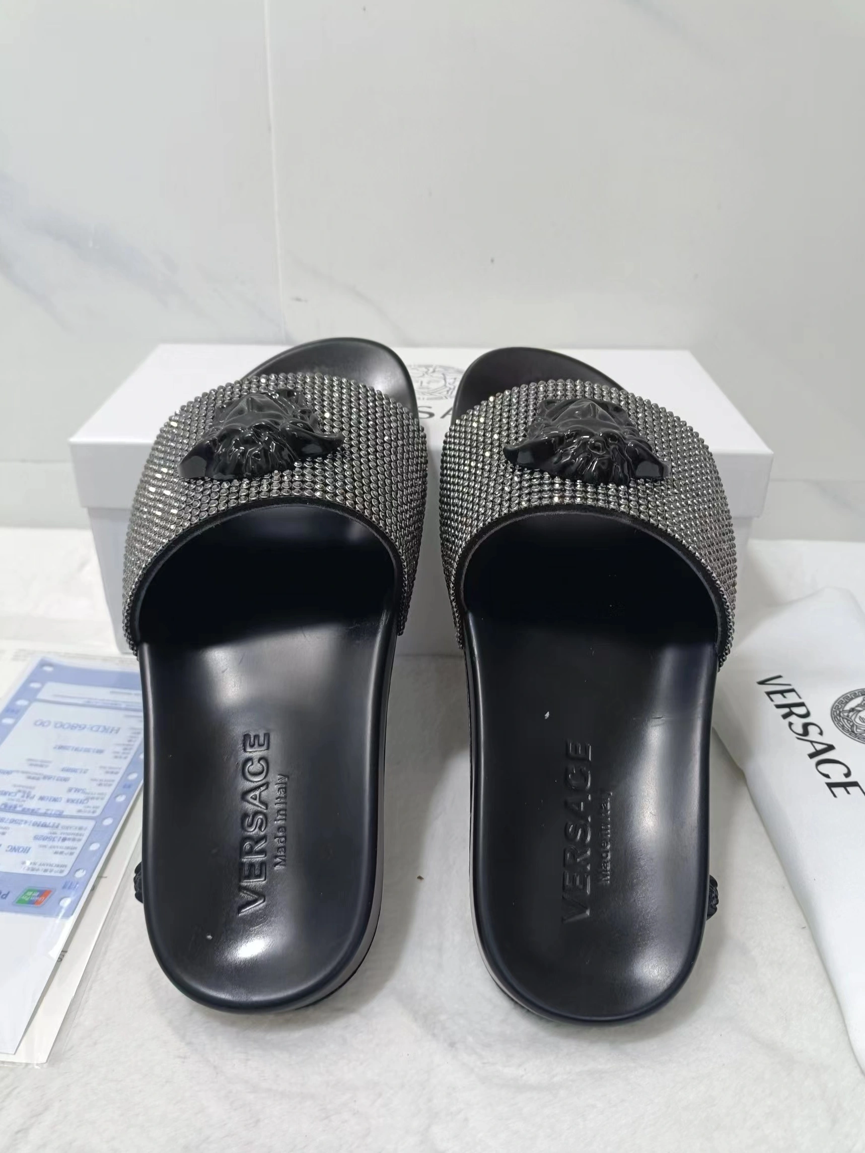 Versace Slippers For Men Vibrant 8148
