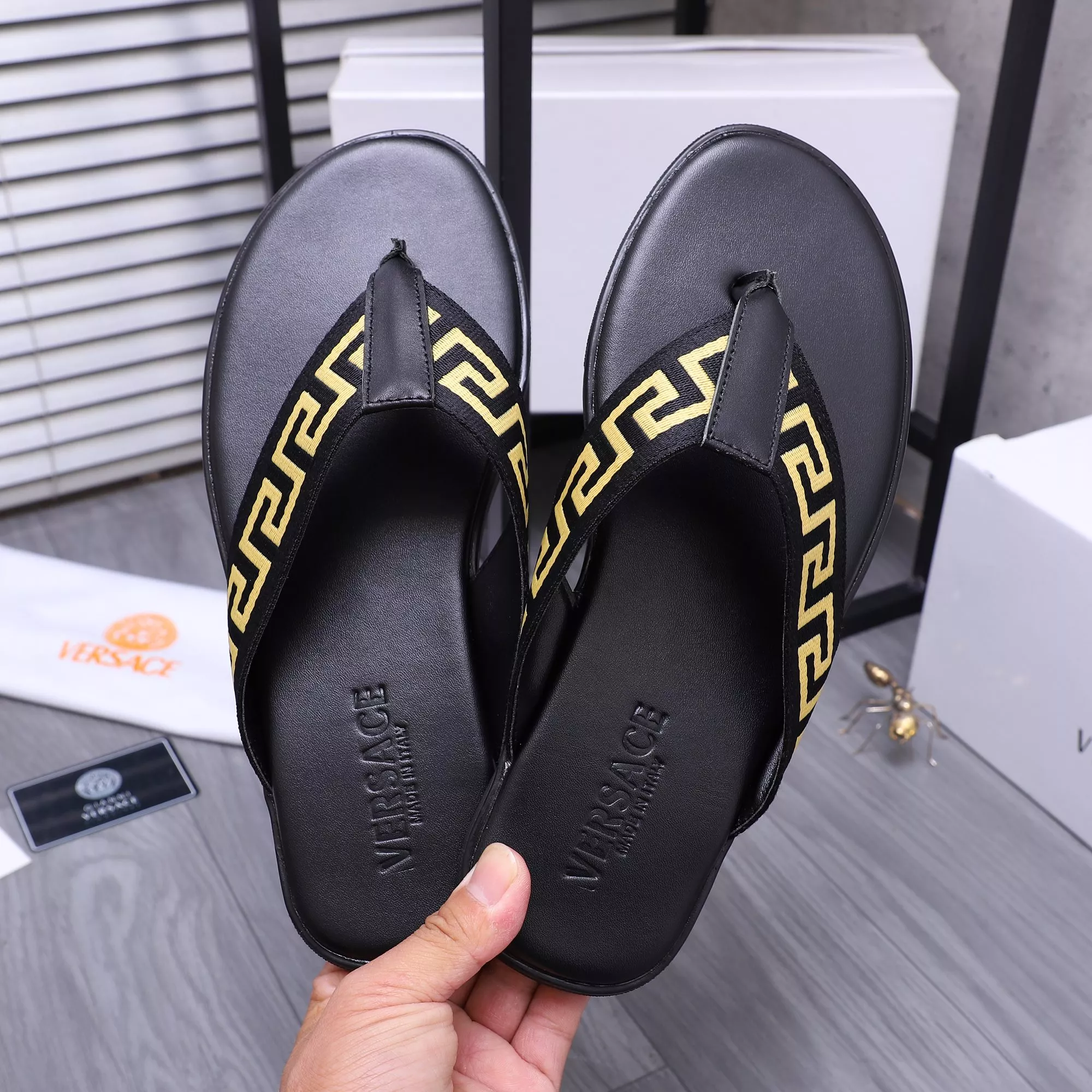 Versace Slippers For Men WellDesigned 3003