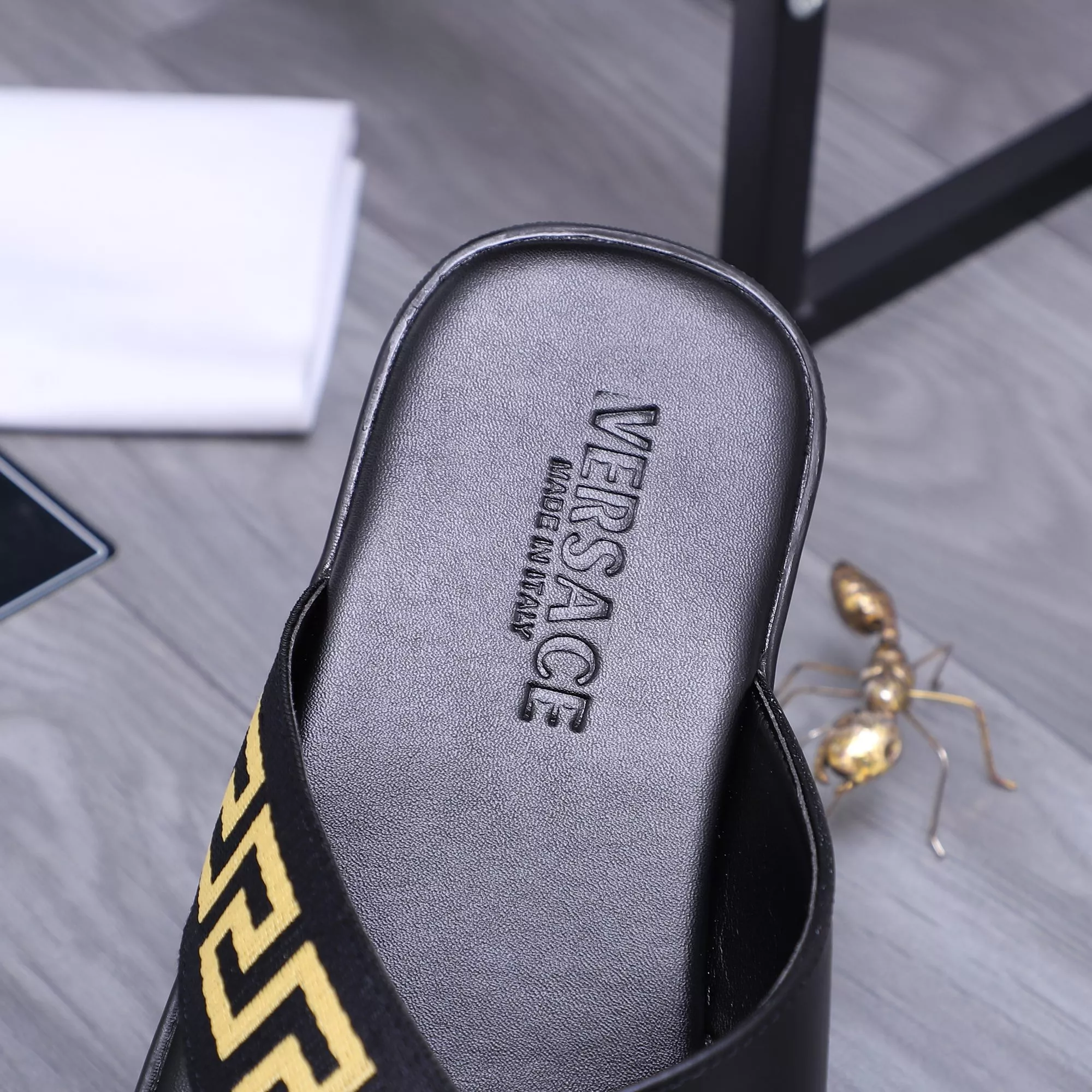 Versace Slippers For Men WellDesigned 3003