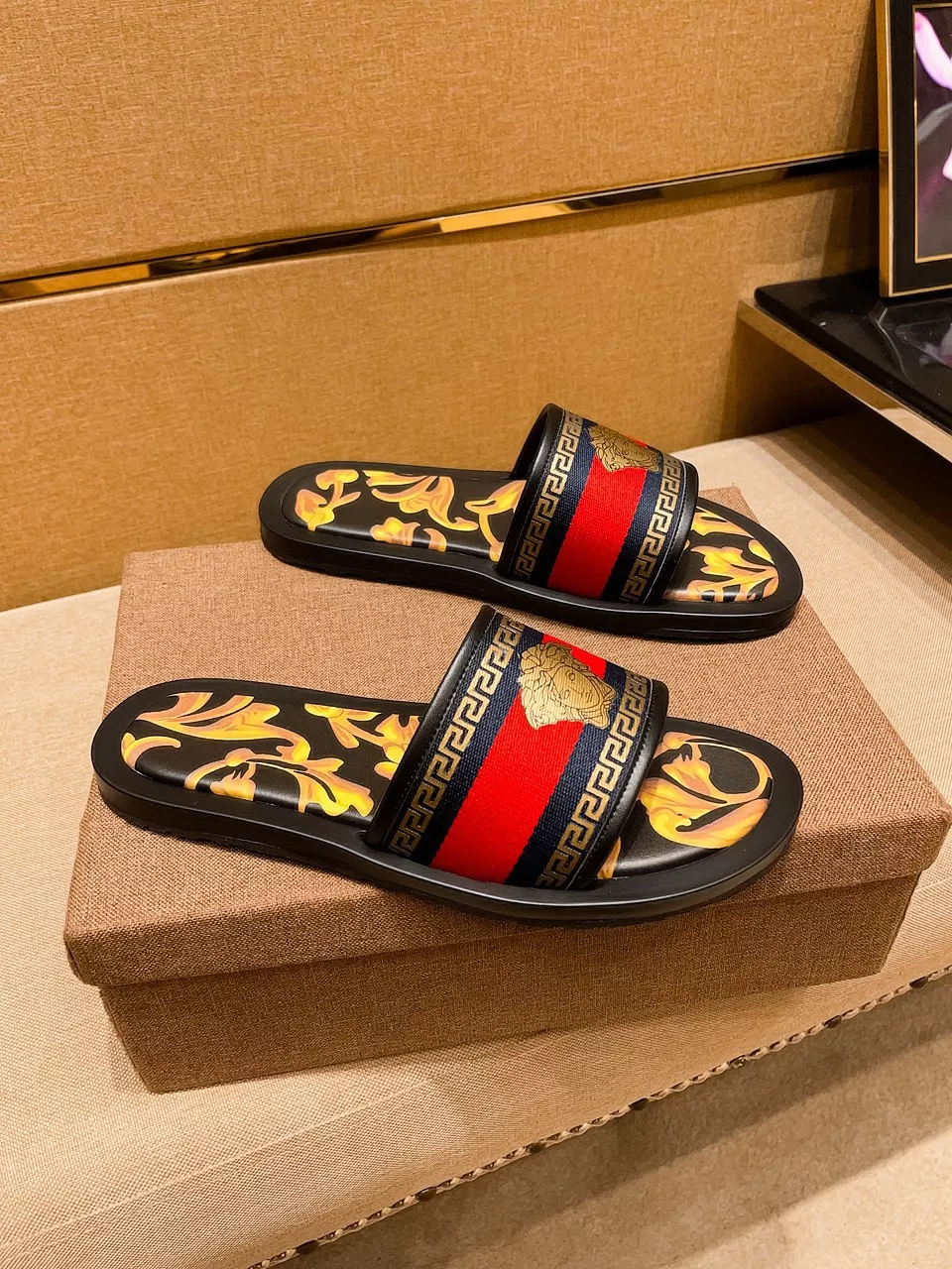Versace Slippers For Men WellDesigned 5416