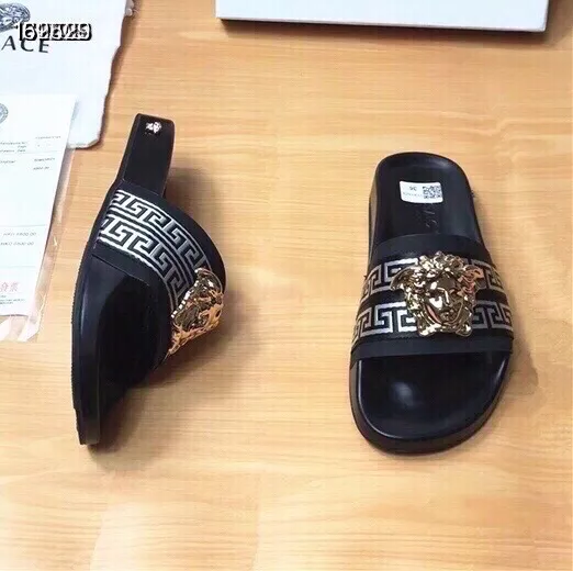 Versace Slippers For Women AllSeason 5512