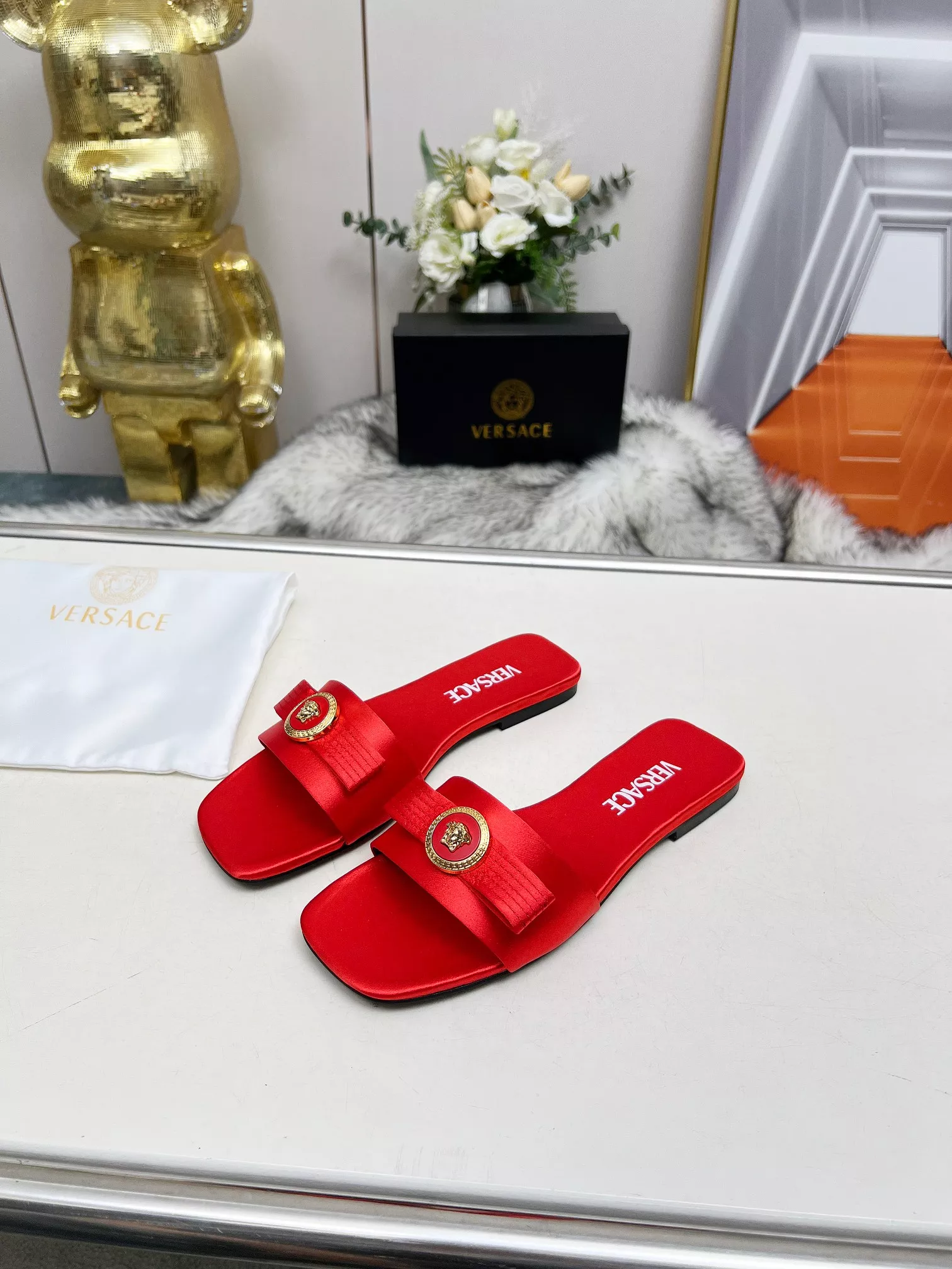 Versace Slippers For Women Durable 3283