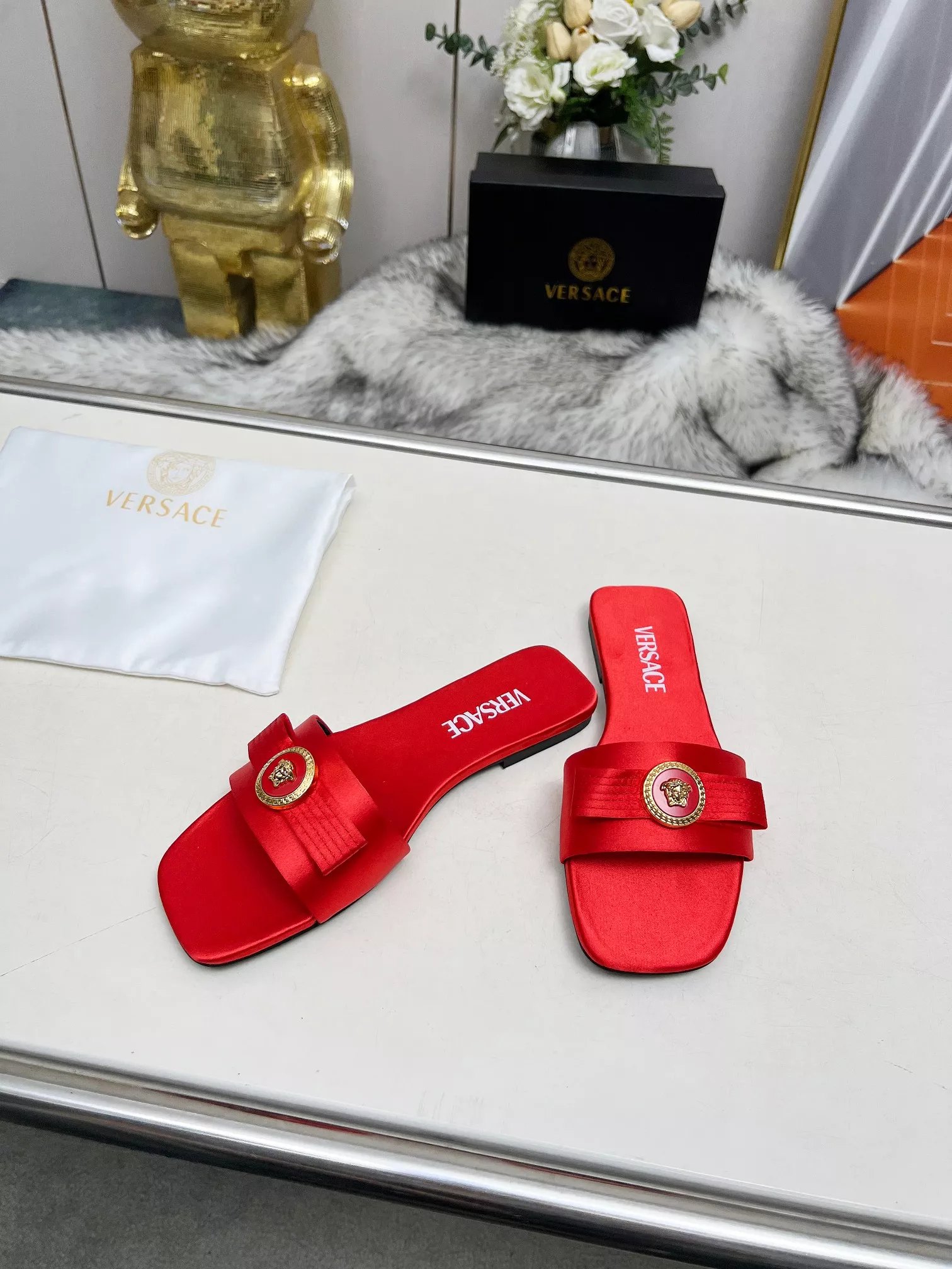 Versace Slippers For Women Durable 3283
