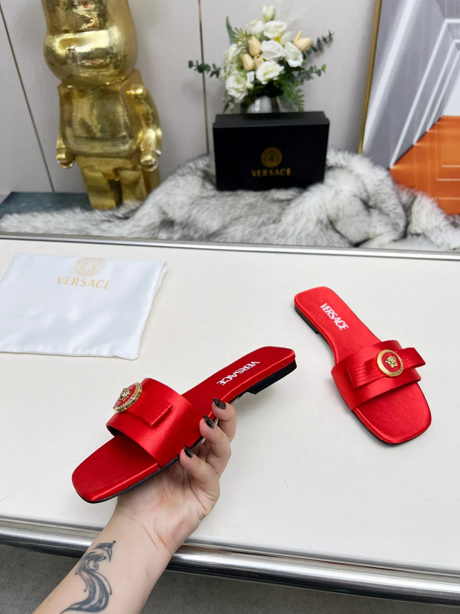 Versace Slippers For Women Durable 3283