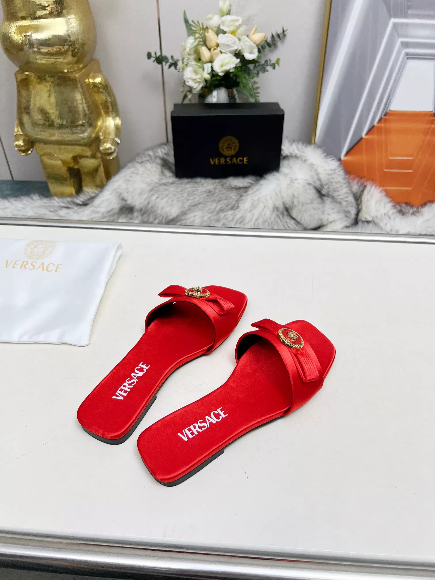 Versace Slippers For Women Durable 3283
