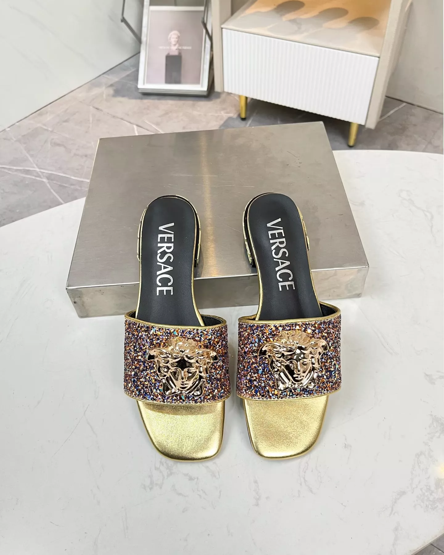 Versace Slippers For Women Durable 3782