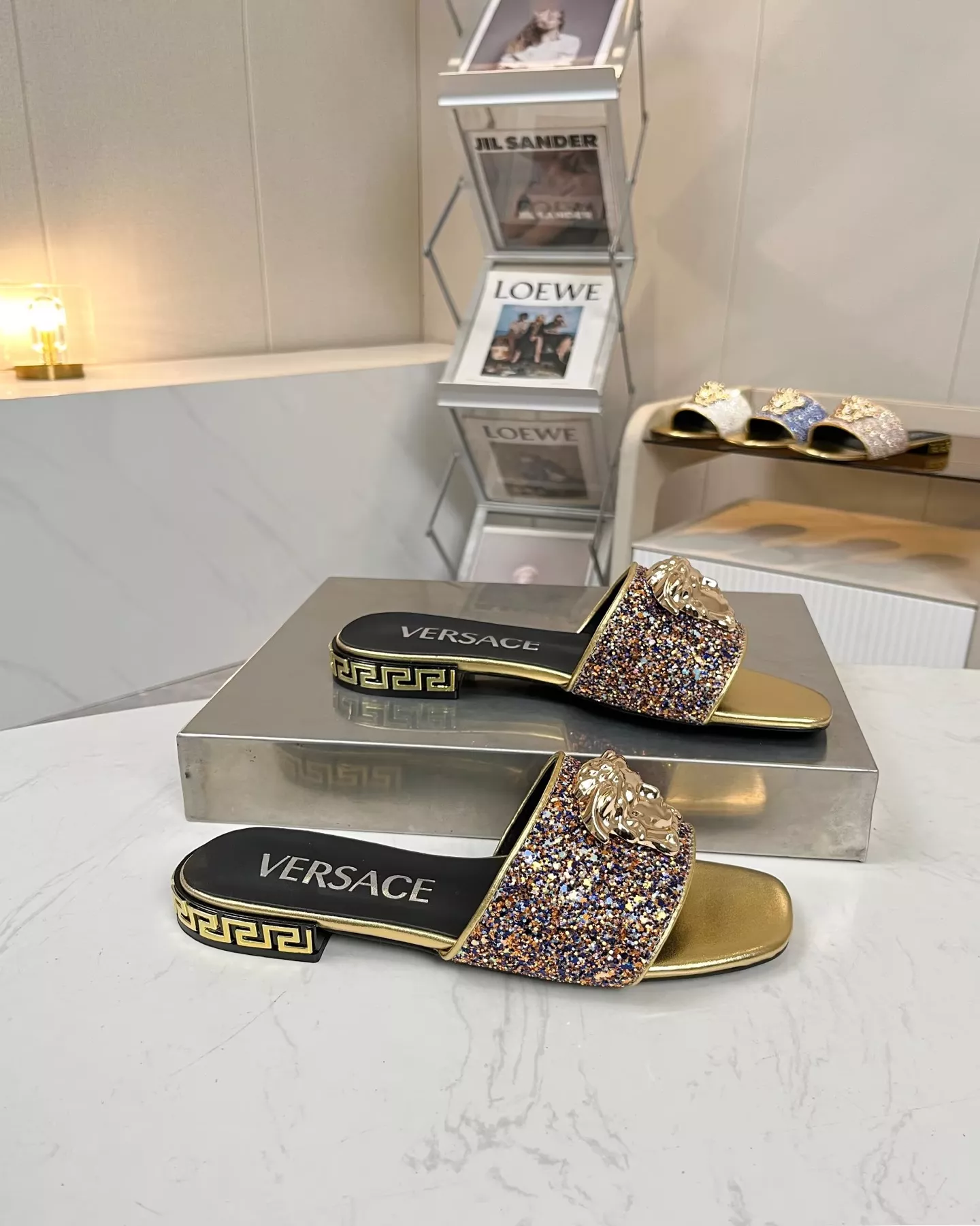 Versace Slippers For Women Durable 3782