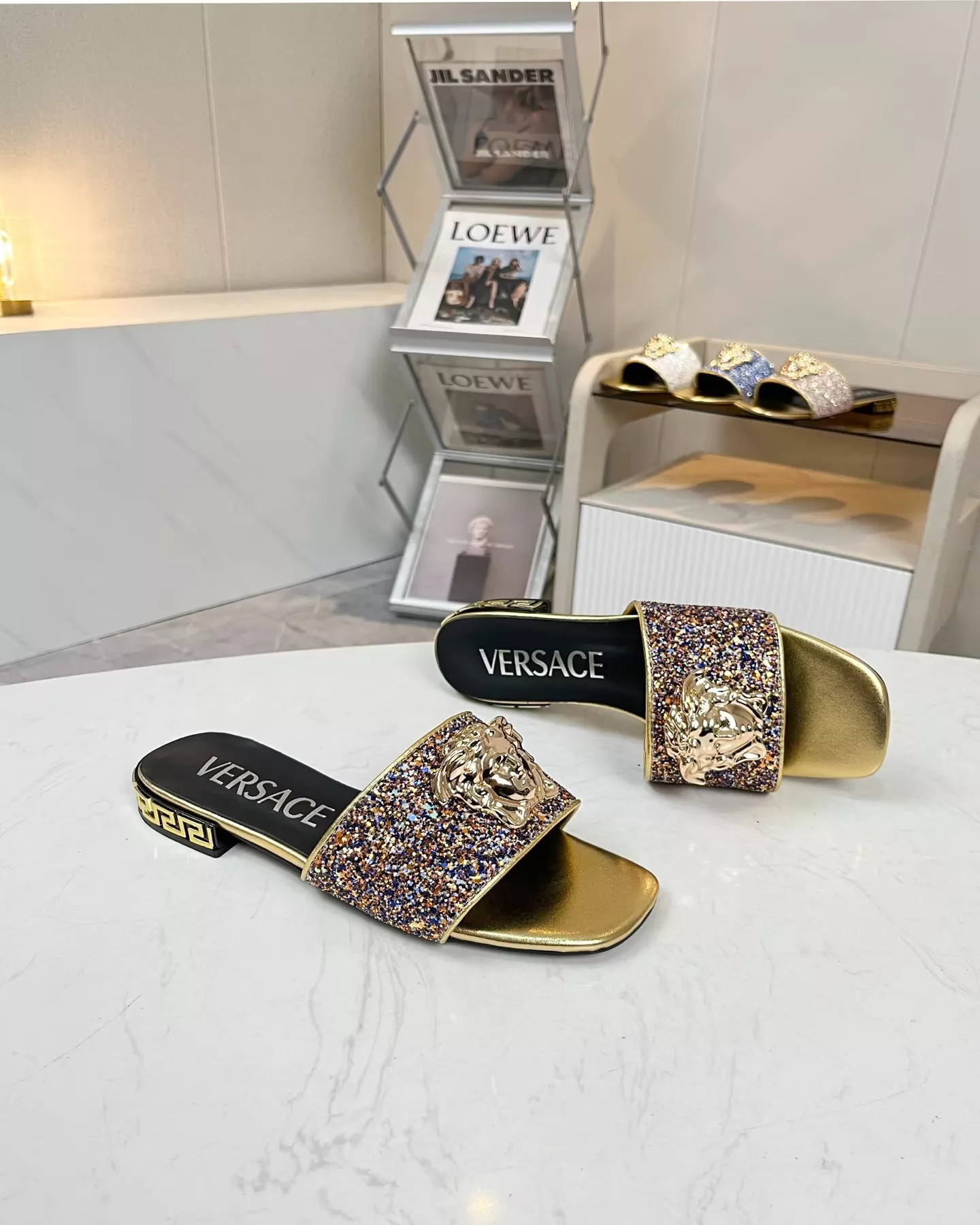 Versace Slippers For Women Durable 3782