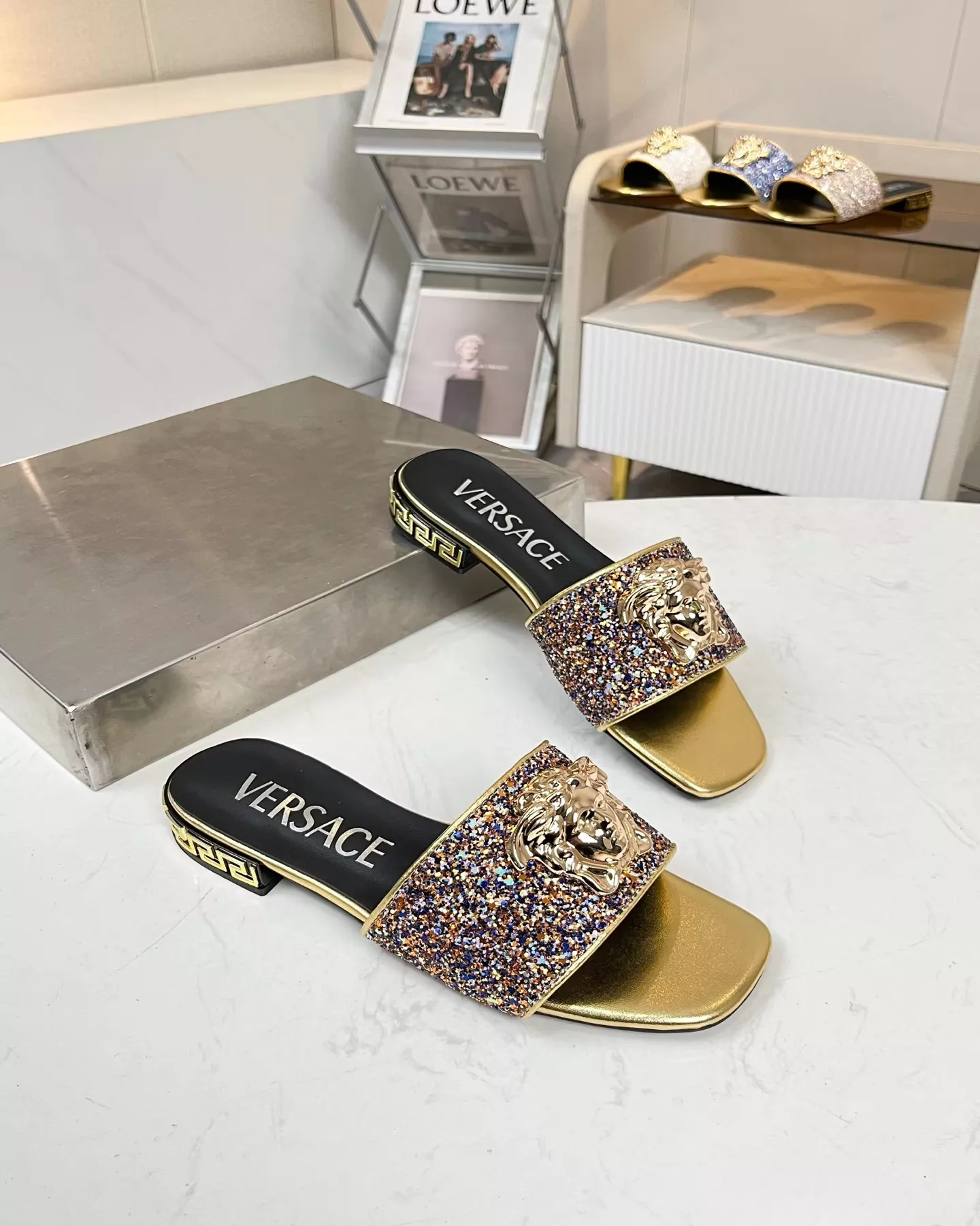 Versace Slippers For Women Durable 3782