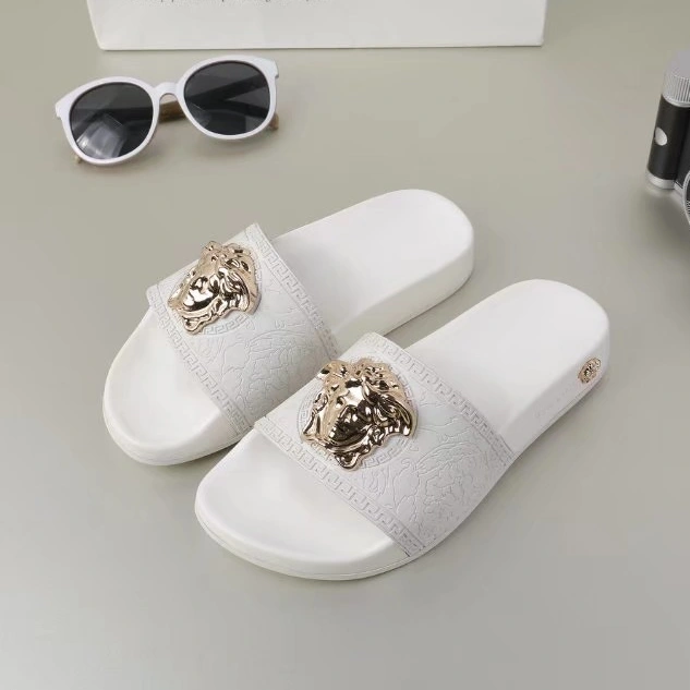 Versace Slippers For Women Durable 5828