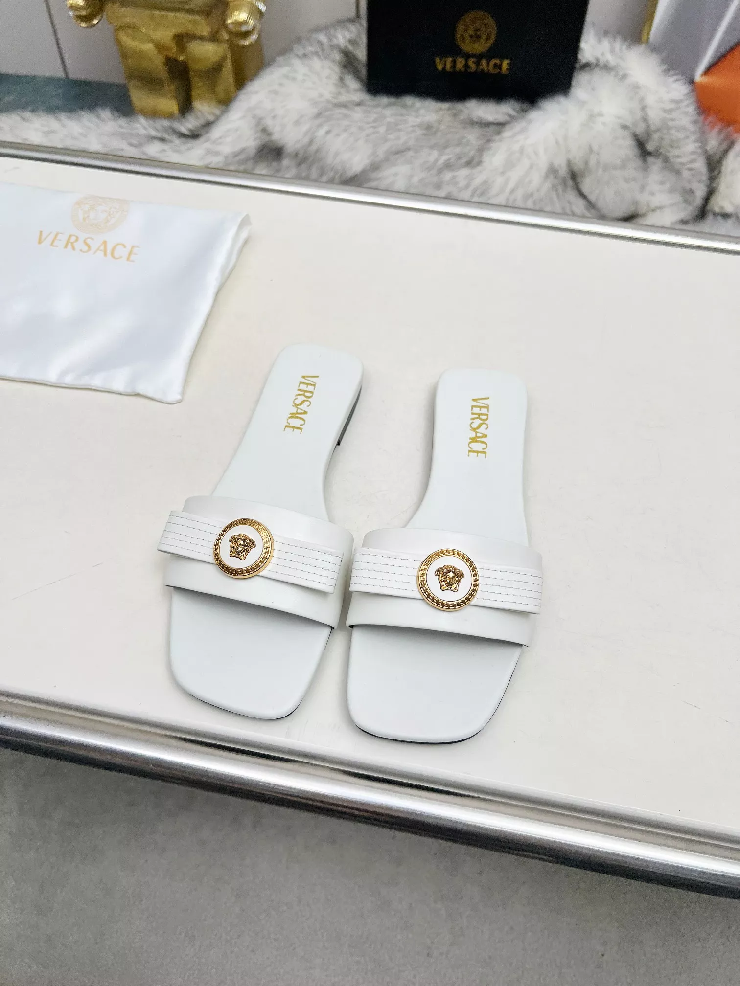 Versace Slippers For Women EasyMatch 3991