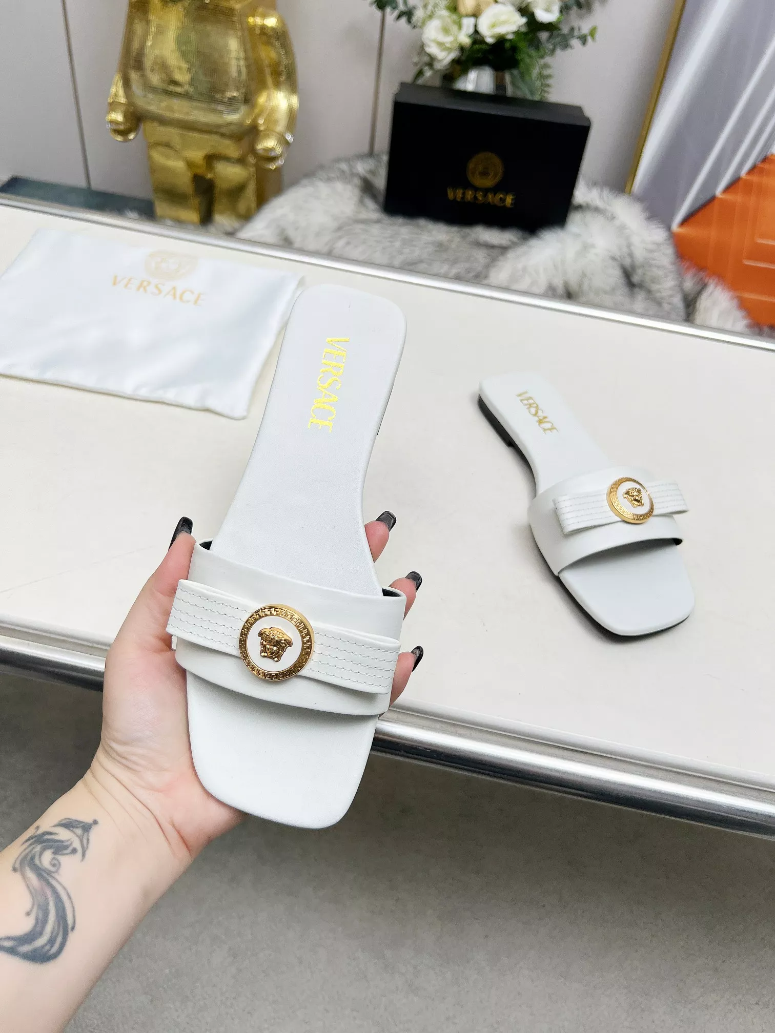Versace Slippers For Women EasyMatch 3991