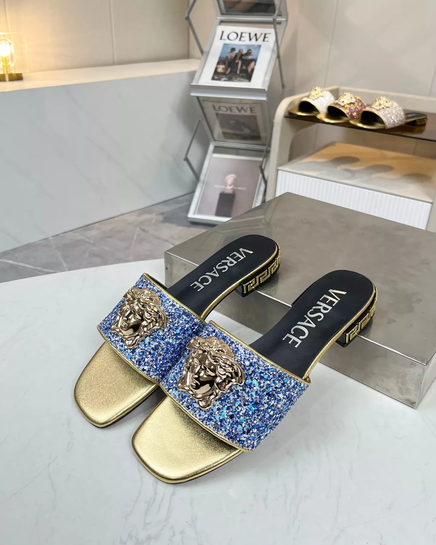 Versace Slippers For Women Fashionable 3643