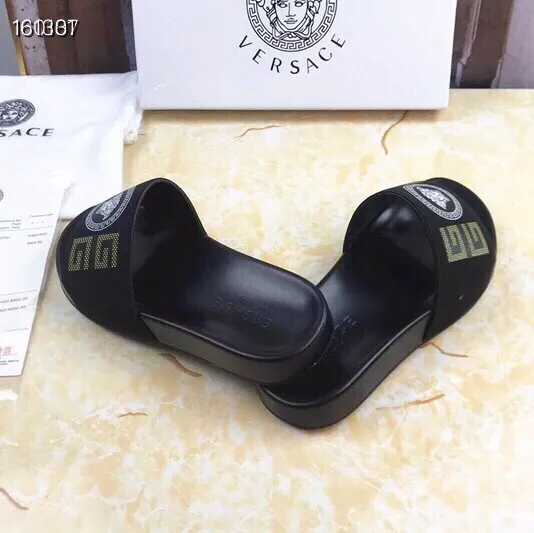 Versace Slippers For Women Practical 9769