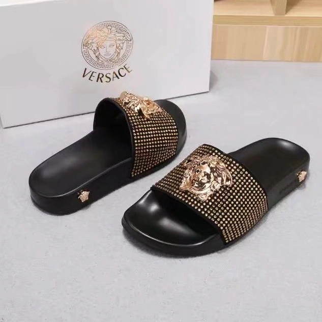 Versace Slippers For Women Trendsetting 662