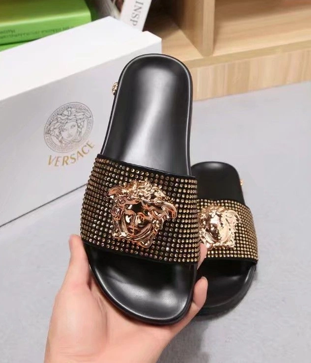 Versace Slippers For Women Trendsetting 662