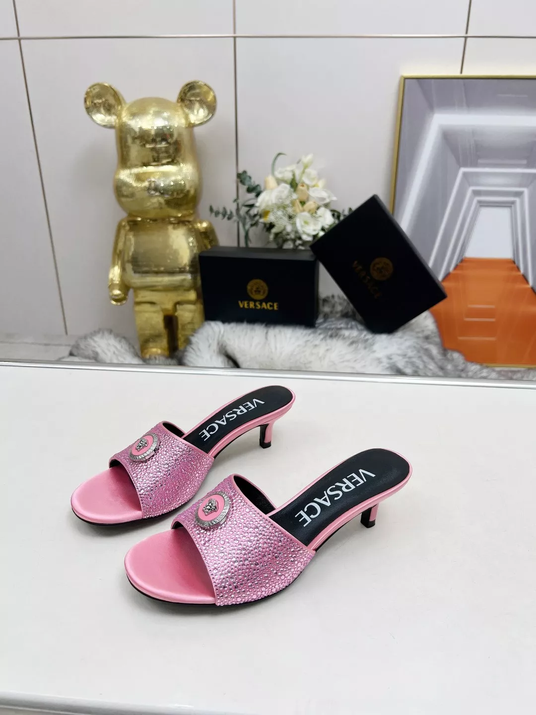Versace Slippers For Women Unique 651