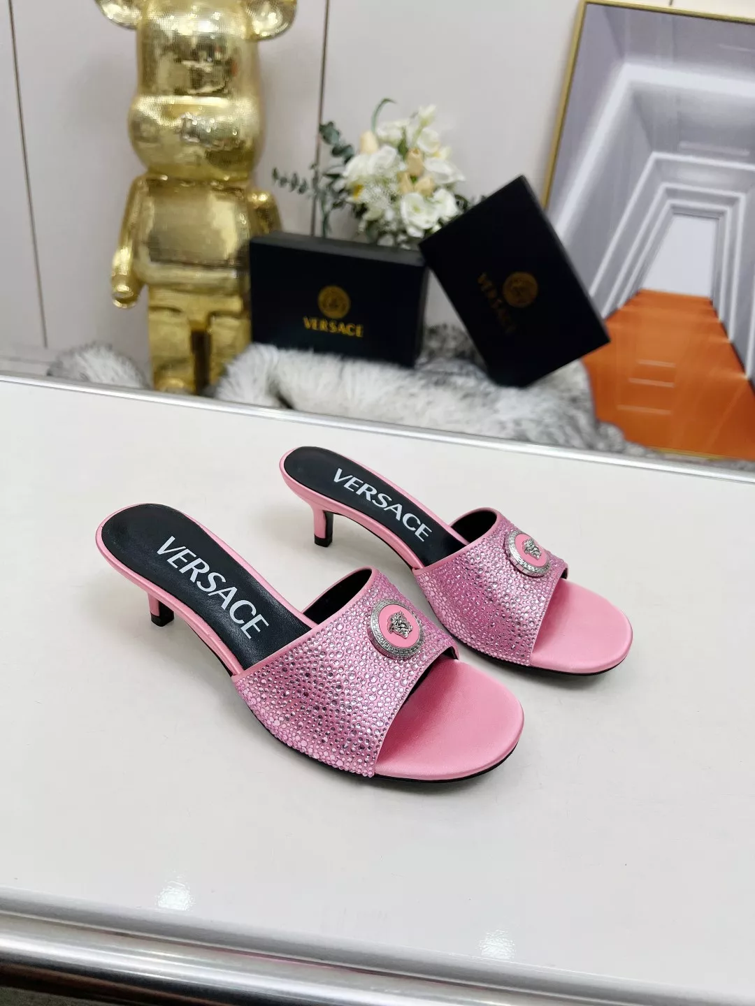Versace Slippers For Women Unique 651