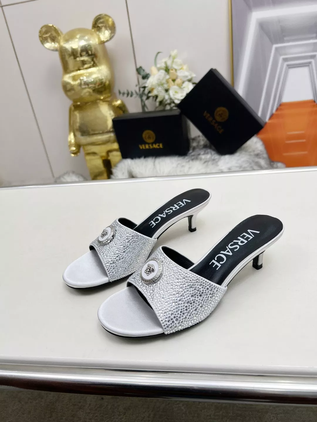 Versace Slippers For Women Vibrant 3537