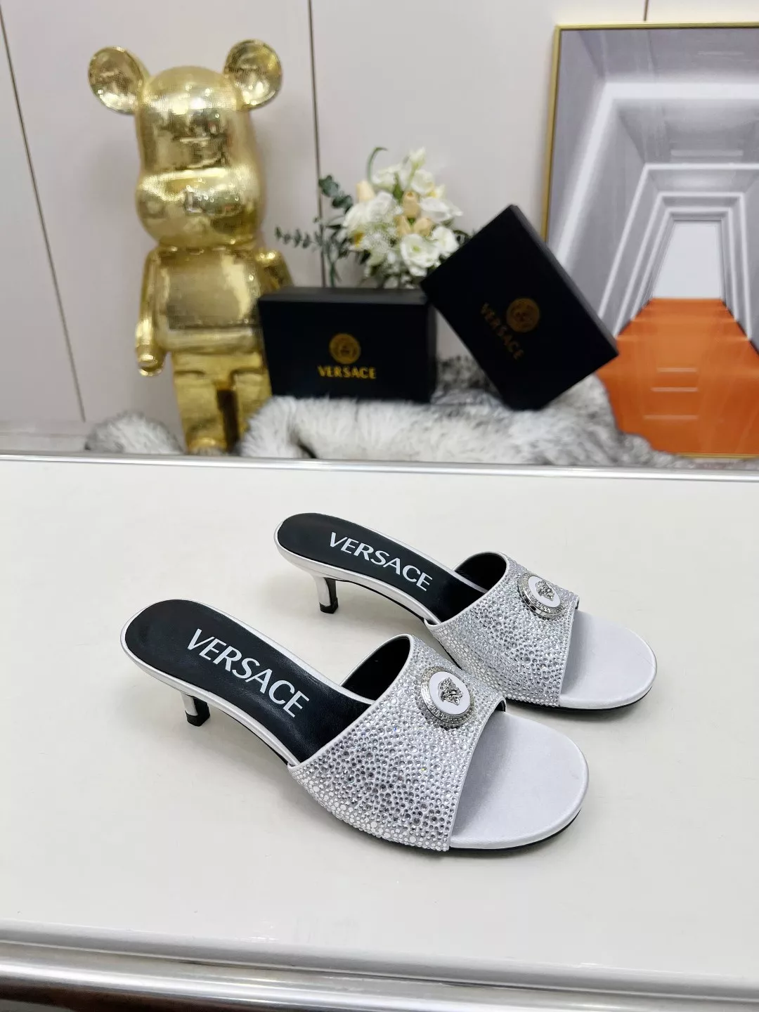 Versace Slippers For Women Vibrant 3537