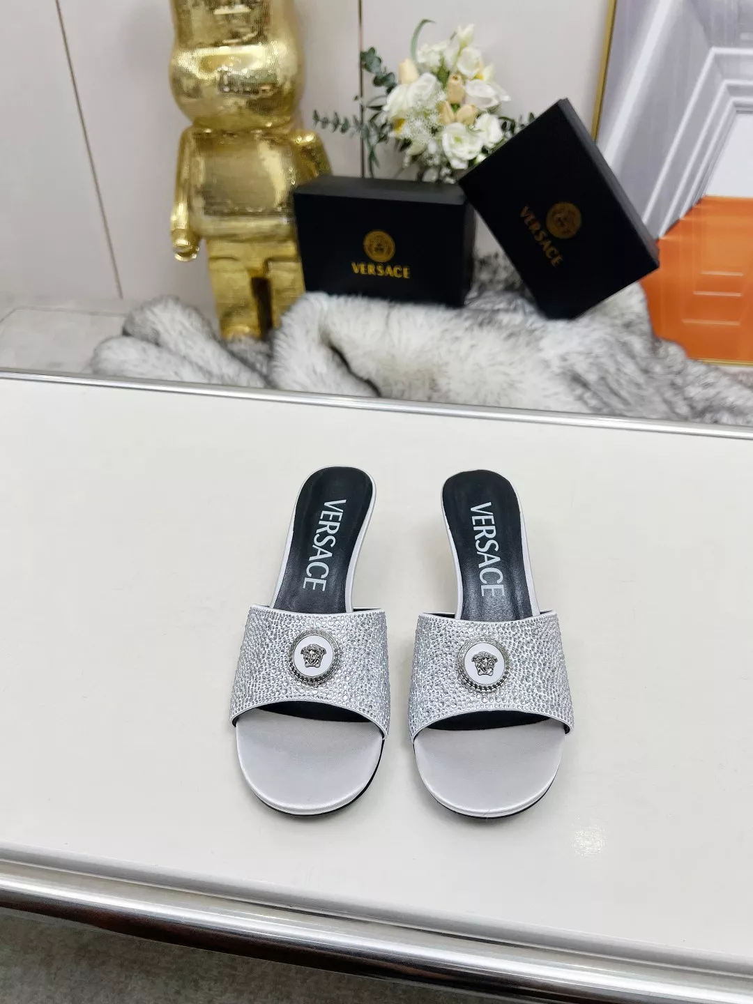 Versace Slippers For Women Vibrant 3537