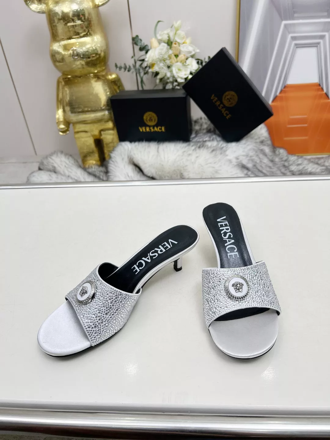 Versace Slippers For Women Vibrant 3537