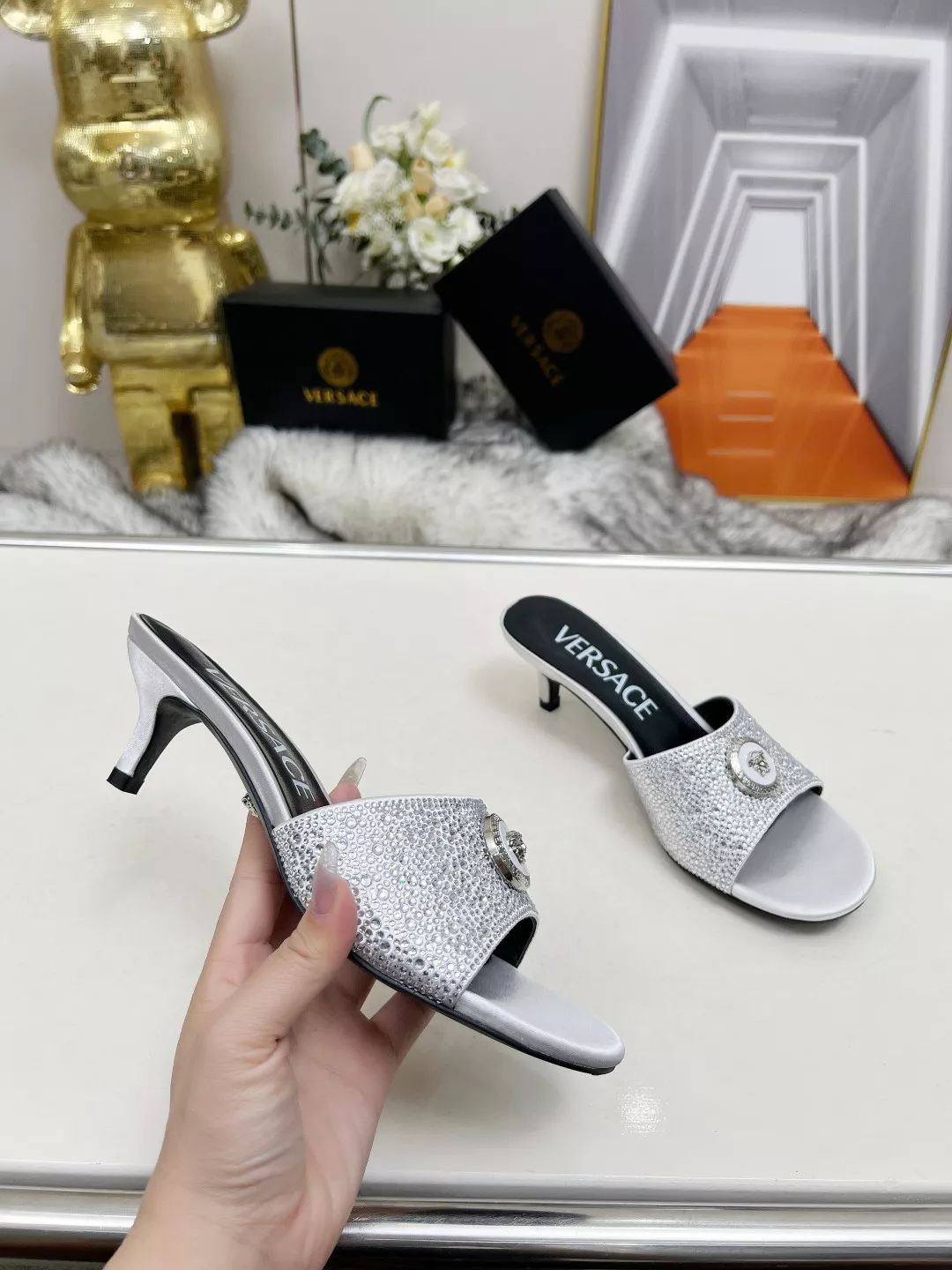 Versace Slippers For Women Vibrant 3537