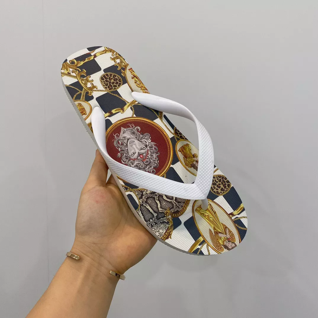 Versace Slippers For Women Vibrant 7681
