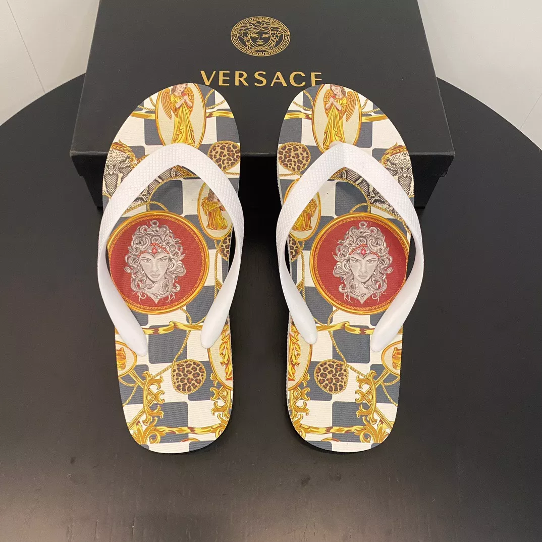 Versace Slippers For Women Vibrant 7681