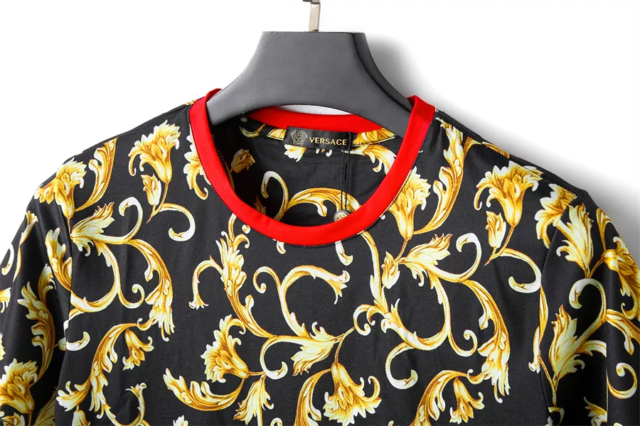 Versace T-Shirts Short Sleeved For Men Minimalist 3619