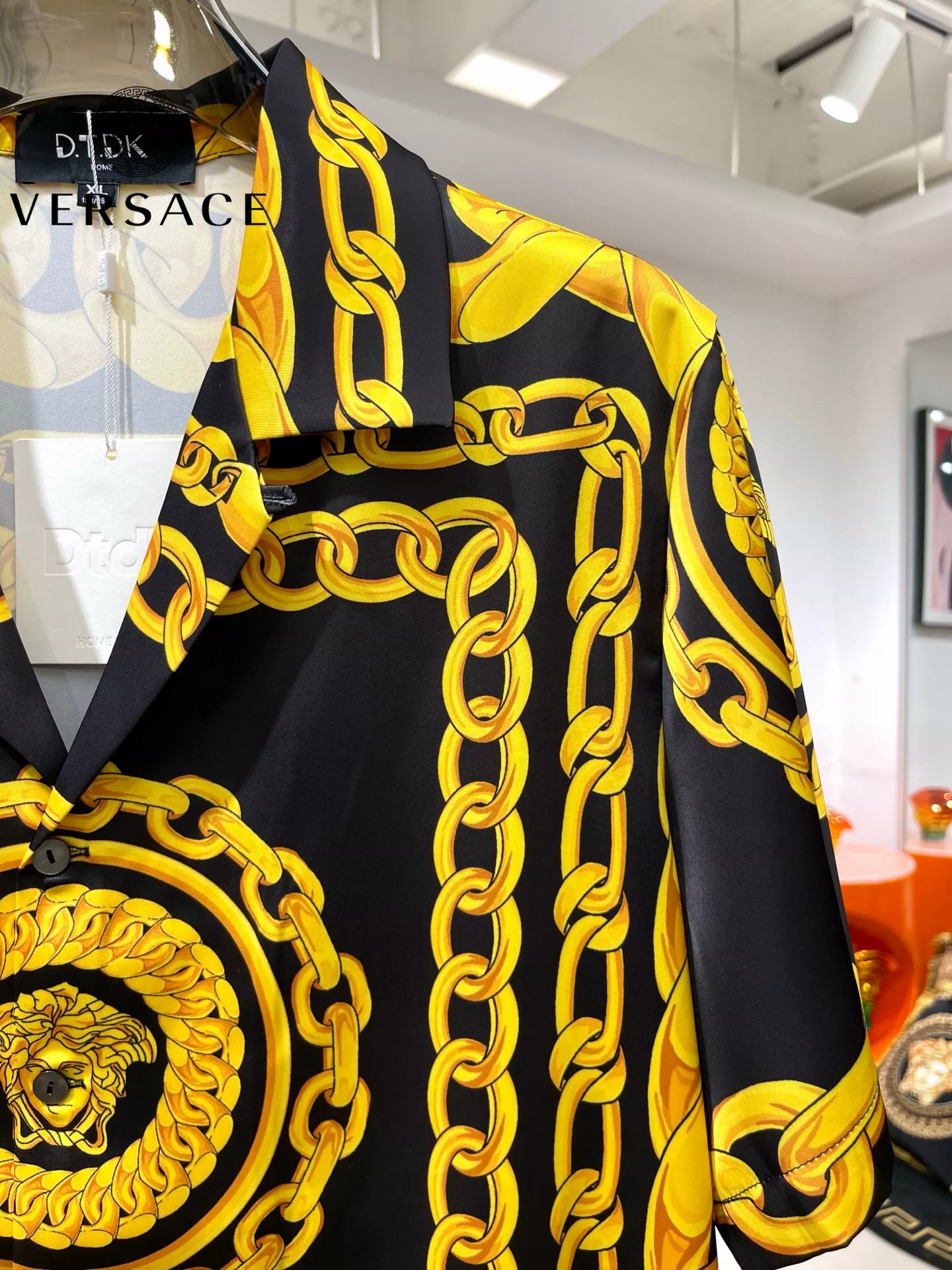 Versace Tracksuits Short Sleeved For Men Durable 9927