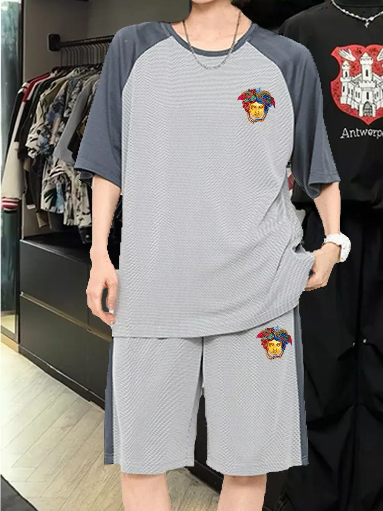 Versace Tracksuits Short Sleeved For Men Trendy 9830