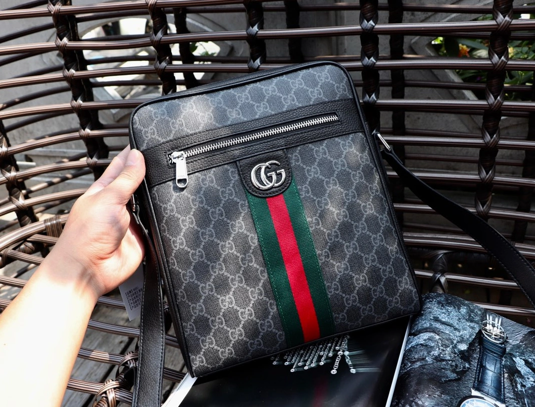 Versatile 1138 Gucci AAA Man Messenger Bags