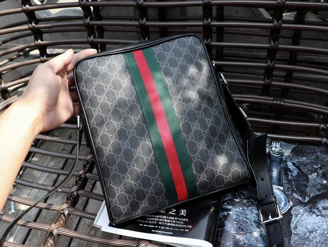 Versatile 1138 Gucci AAA Man Messenger Bags