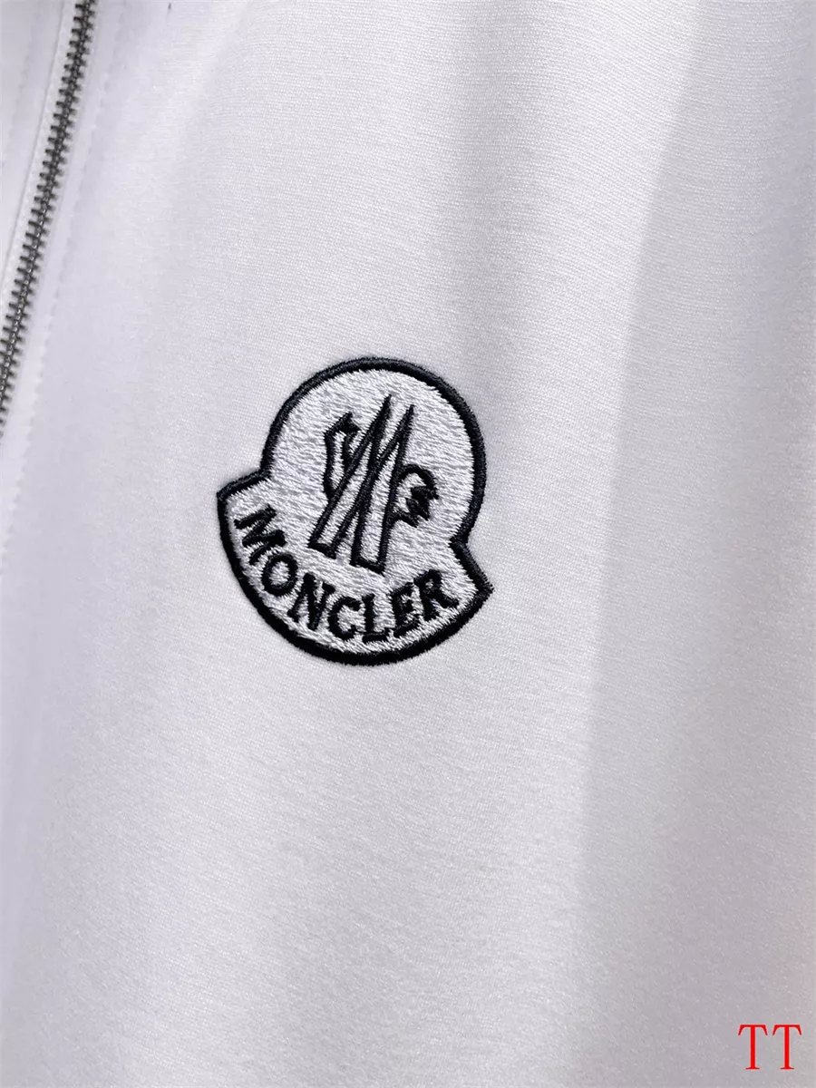 Versatile 1232 Moncler Tracksuits Long Sleeved For Men