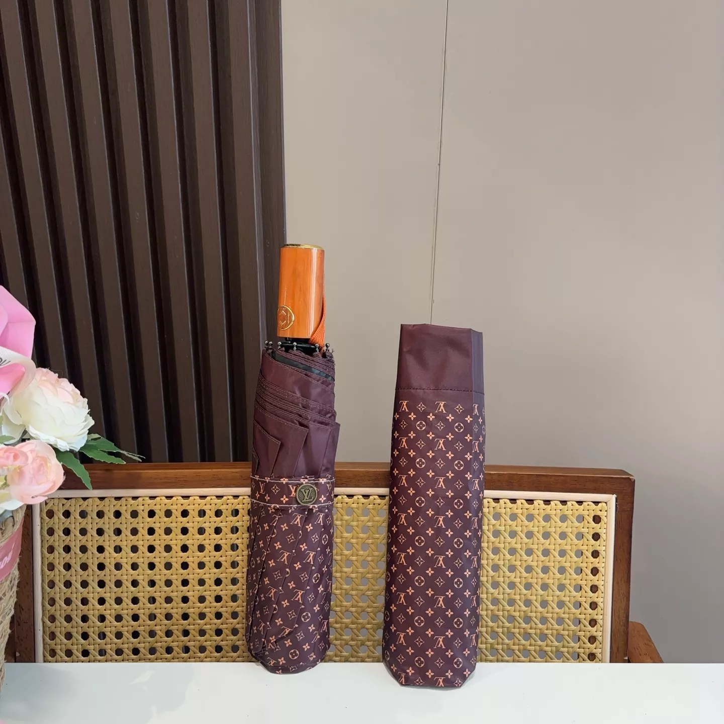 Versatile 1600 Louis Vuitton Umbrellas