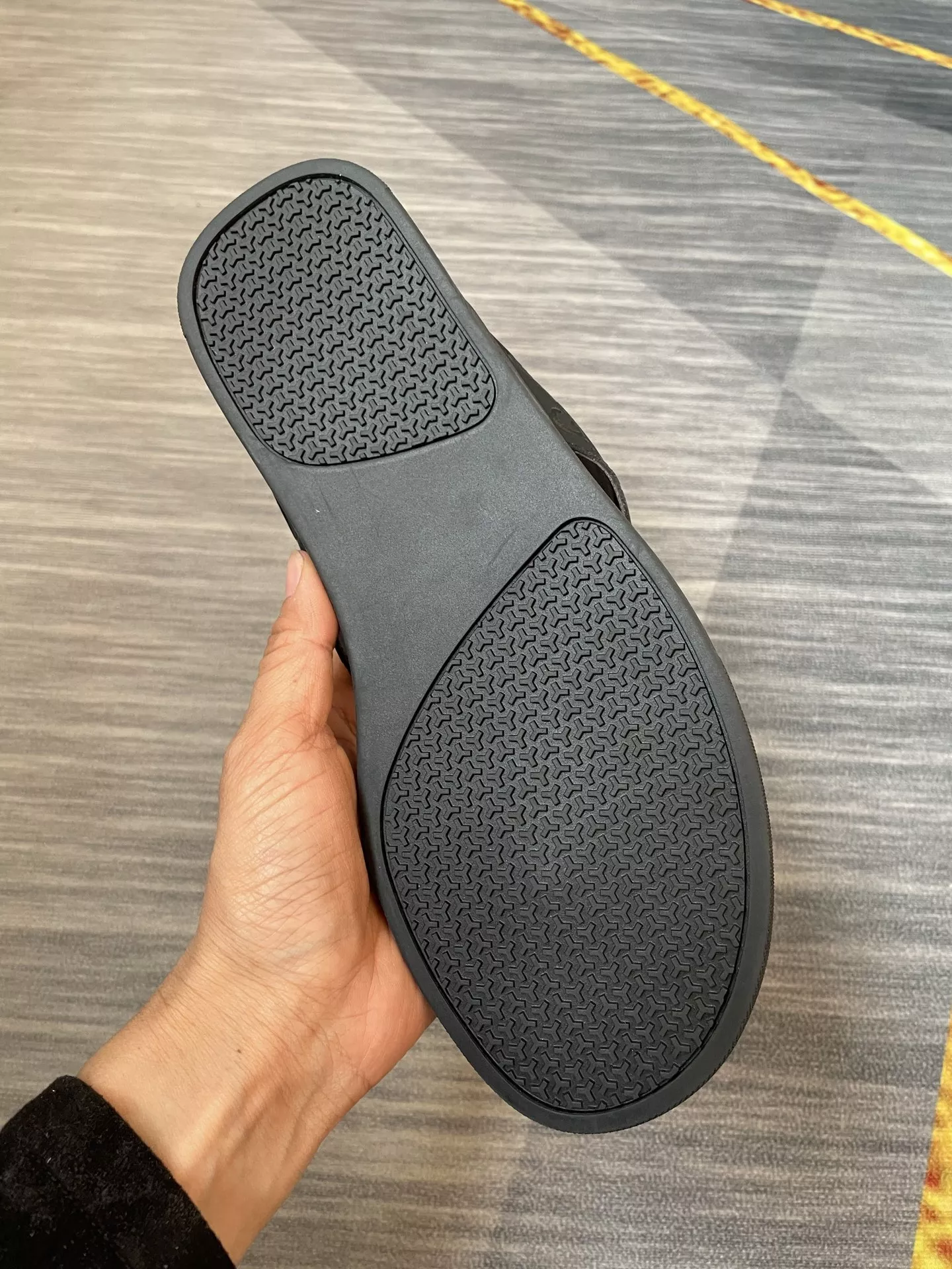 Versatile 1703 Gucci Slippers For Men