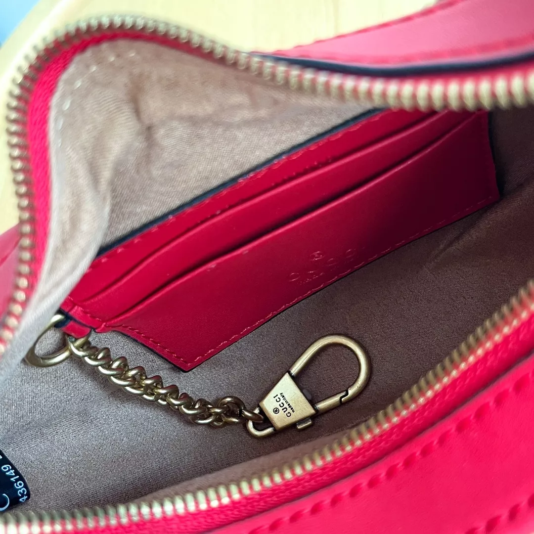 Versatile 1706 Gucci AAA Quality Handbags For Women