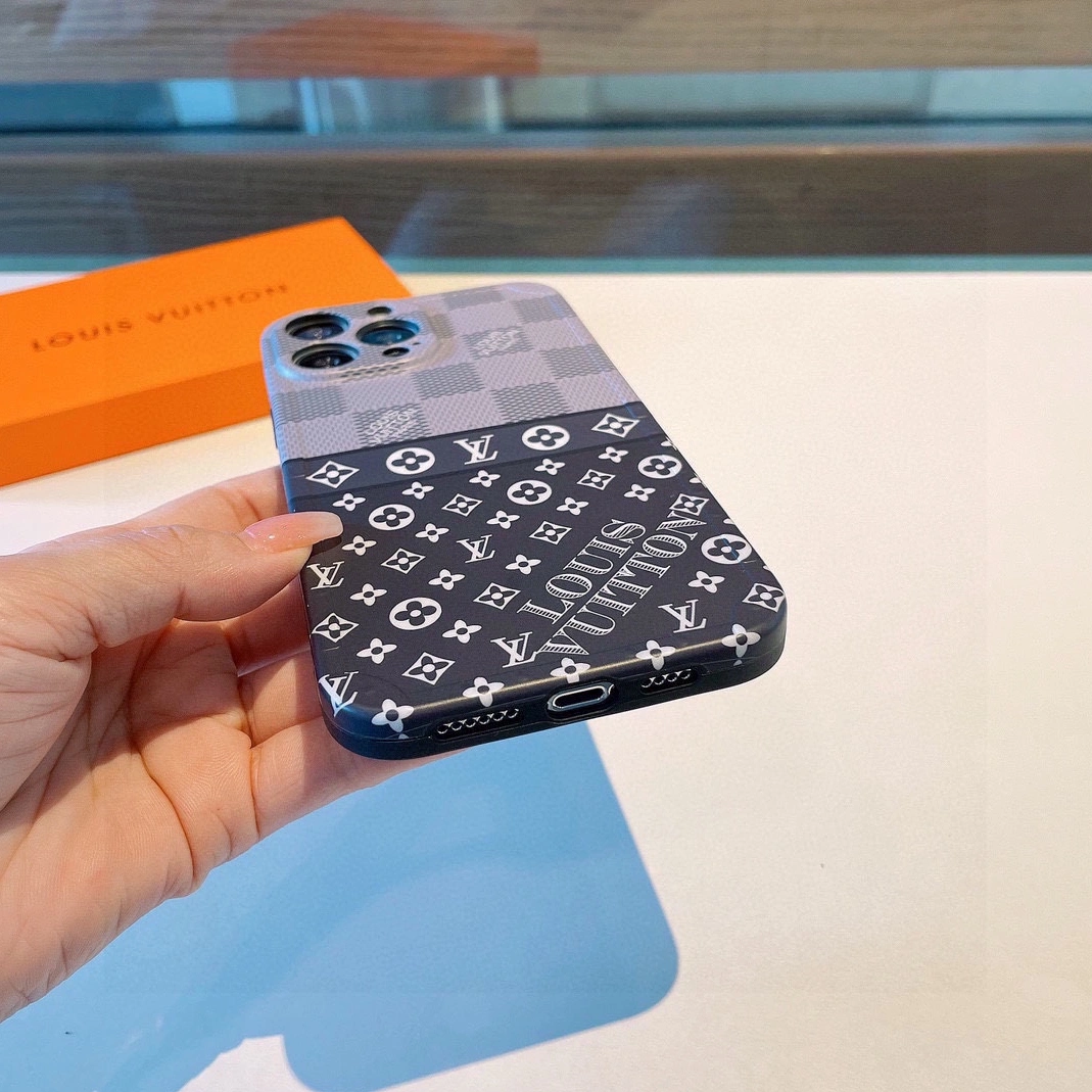 Versatile 1722 Louis Vuitton LV iPhone Case