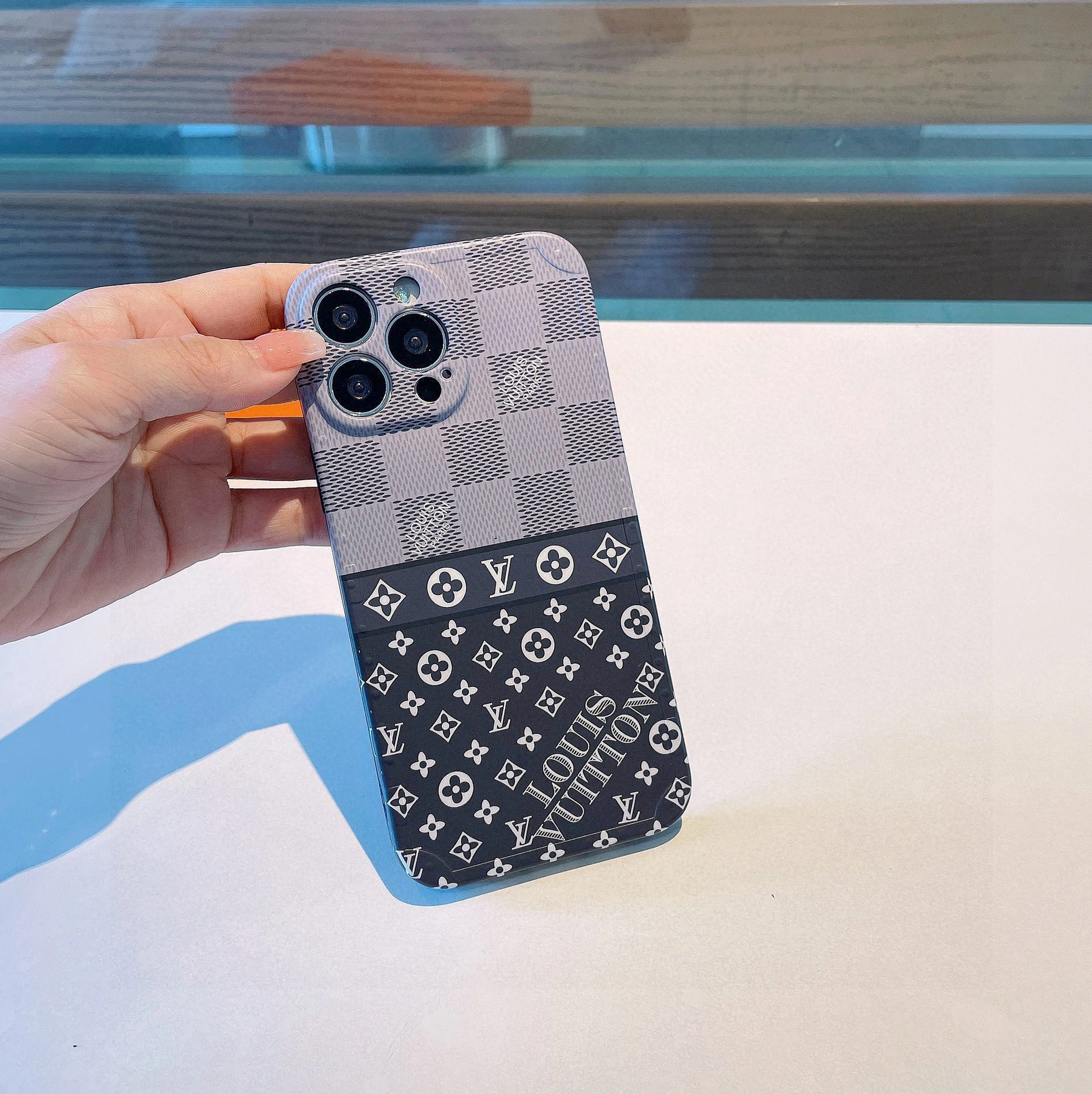 Versatile 1722 Louis Vuitton LV iPhone Case