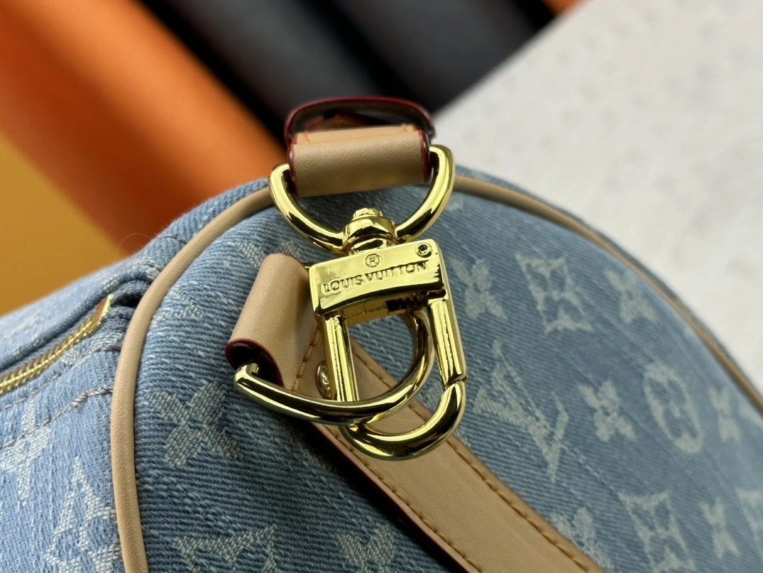 Versatile 1780 Louis Vuitton Travel Bags