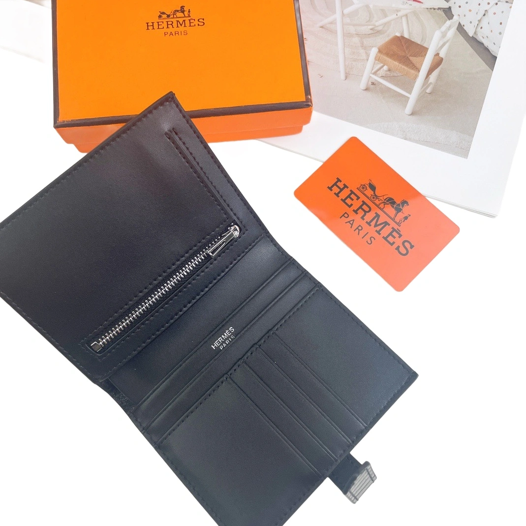 Versatile 1881 Hermes Card Case For Women