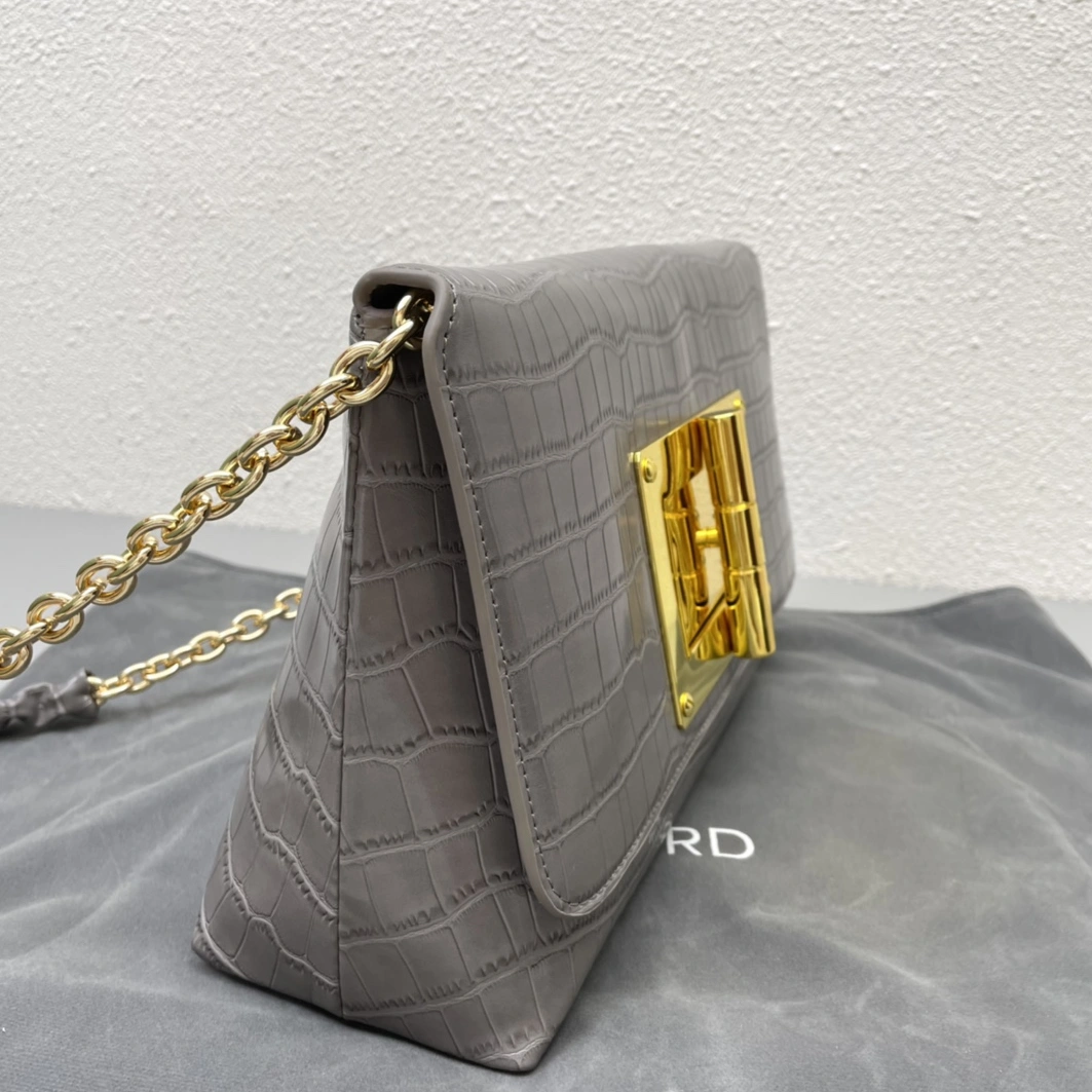Versatile 1912 Tom Ford AAA Quality Shoulder Bags For Women