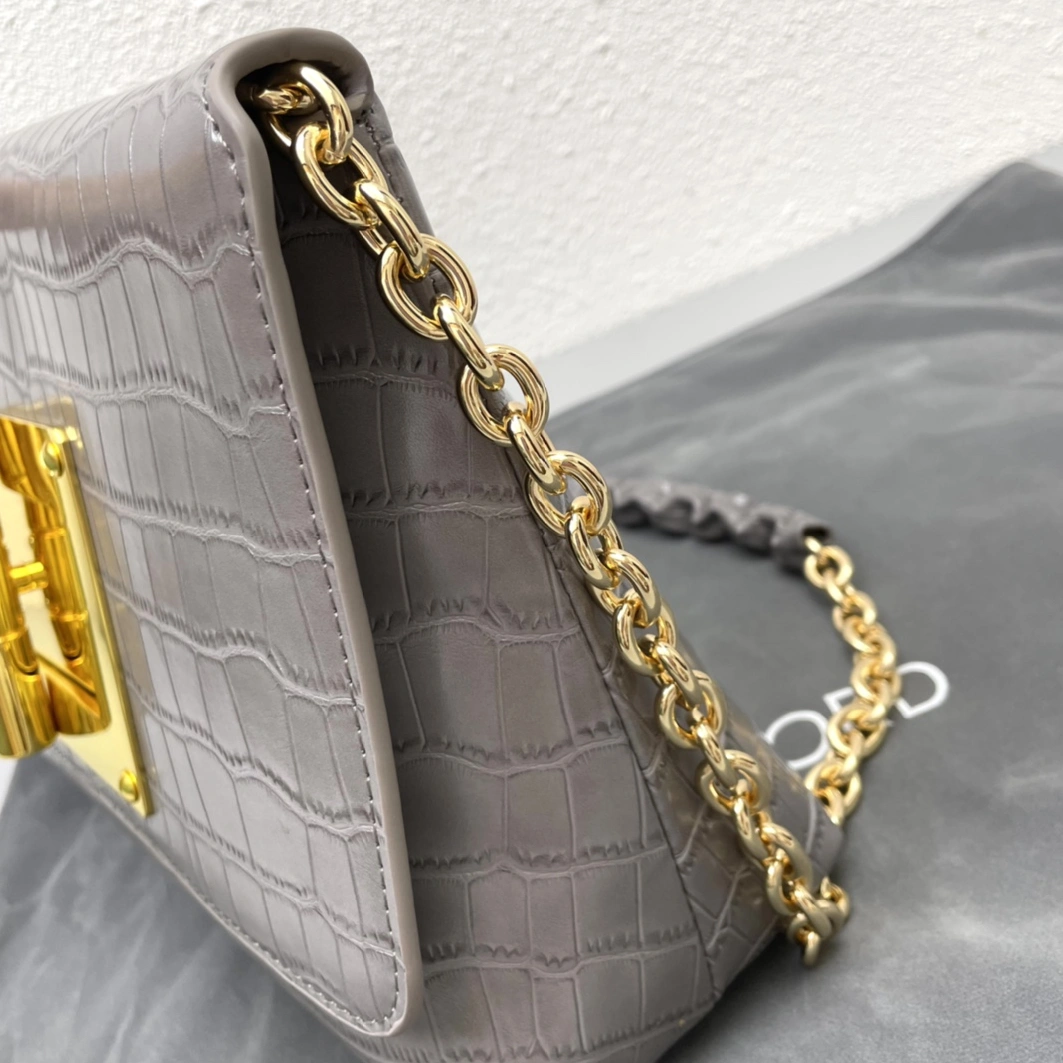 Versatile 1912 Tom Ford AAA Quality Shoulder Bags For Women