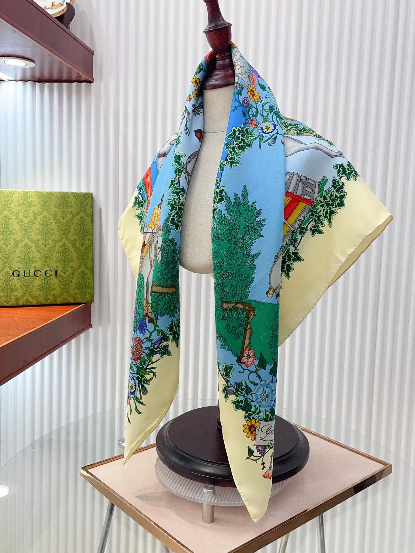 Versatile 1959 Gucci Silk Squares