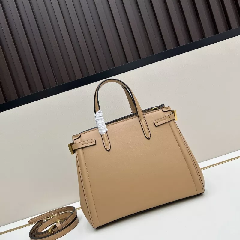 Versatile 2139 Valentino AAA Quality Handbags For Women