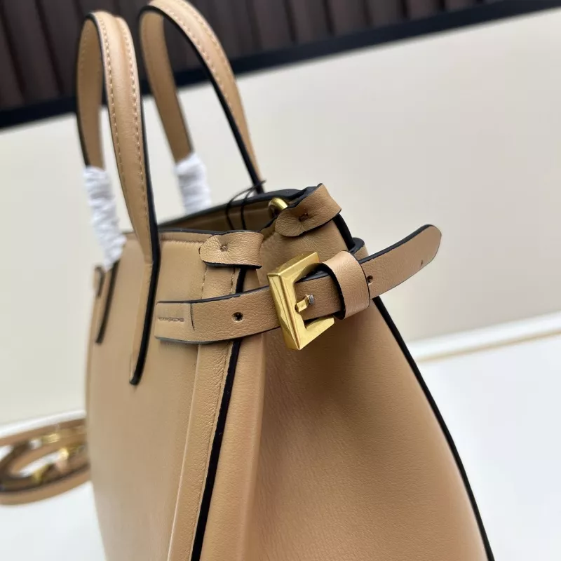 Versatile 2139 Valentino AAA Quality Handbags For Women