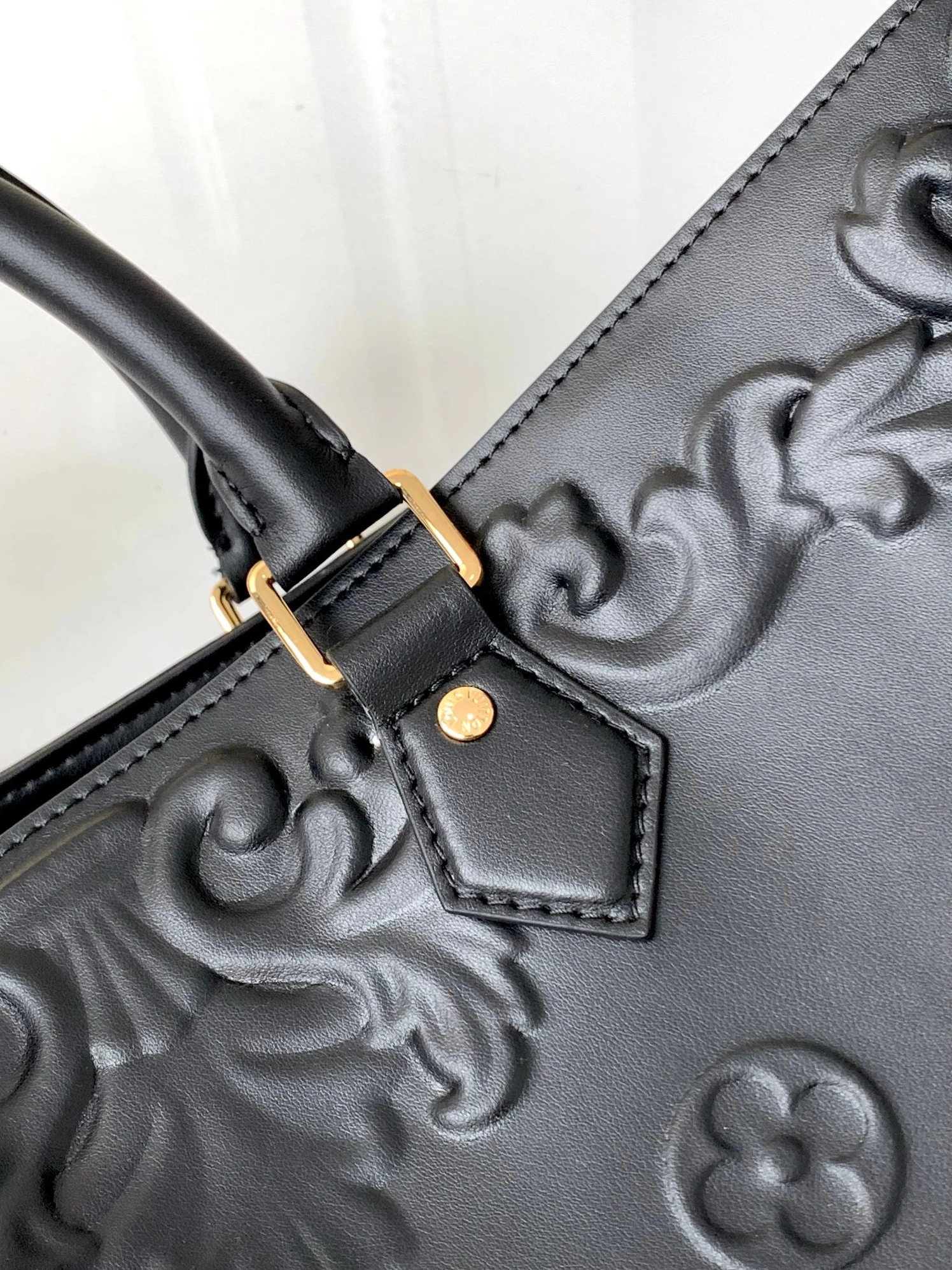 Versatile 2159 Louis Vuitton AAA Quality Tote-Handbags For Women